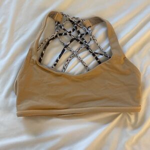 Size 4 racer back sports bra lululemon